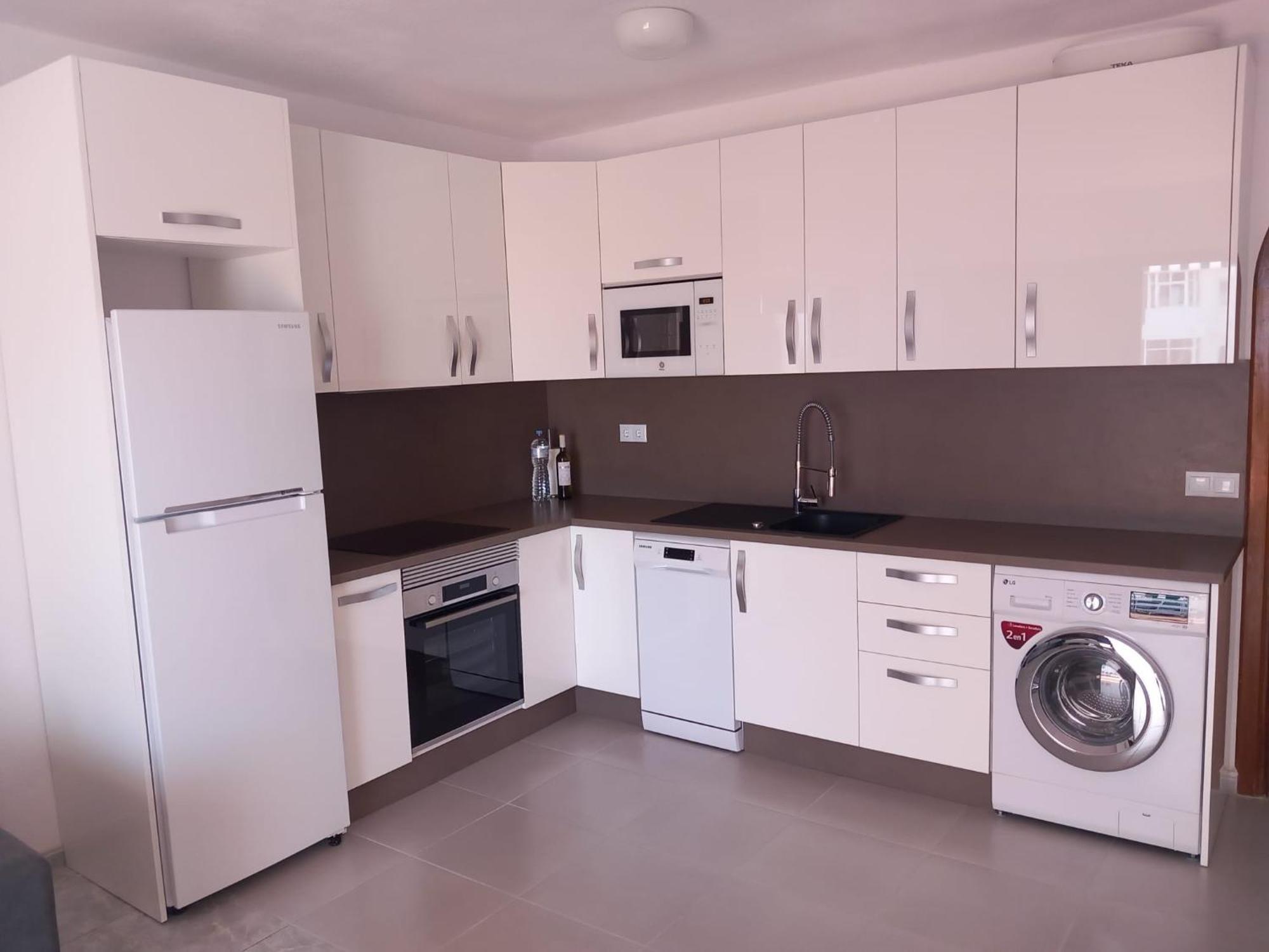 Victoria Court 2- Lovely Apartment 25 阿罗纳 外观 照片